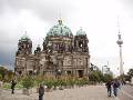 21 Berlin Cathedral 1 * The Berlin Cathedral and the TV tower * 800 x 600 * (159KB)